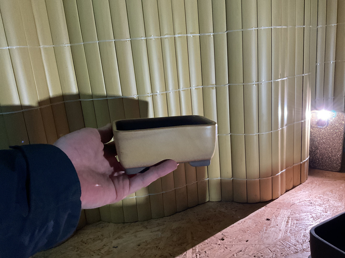 Pot rectangulaire jaune